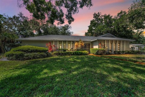 House in Tampa, Florida 4 bedrooms, 214.98 sq.m. № 1681694 - photo 3