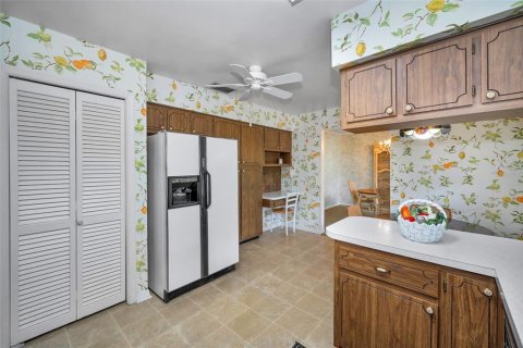 House in Tampa, Florida 4 bedrooms, 214.98 sq.m. № 1681694 - photo 16