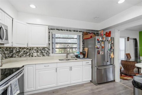 Villa ou maison à vendre à Saint Petersburg, Floride: 2 chambres, 99.13 m2 № 2405597 - photo 30