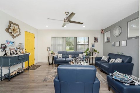 Villa ou maison à vendre à Saint Petersburg, Floride: 2 chambres, 99.13 m2 № 2405597 - photo 23