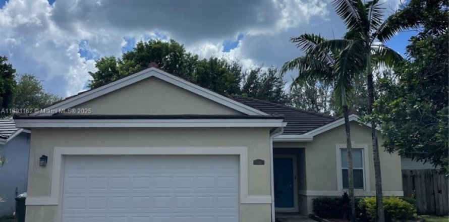 Дом в Хомстед, Флорида 3 спальни, 150.59м2 № 1946531