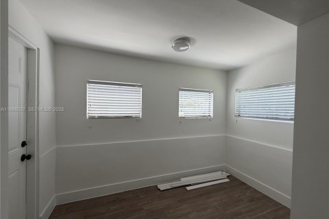 Immobilier commercial à vendre à Hallandale Beach, Floride № 2169664 - photo 23