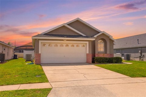 House in Kissimmee, Florida 4 bedrooms, 166.39 sq.m. № 2109491