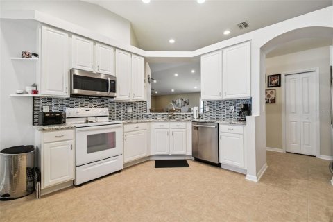 House in Land O' Lakes, Florida 3 bedrooms, 168.15 sq.m. № 1857820 - photo 18