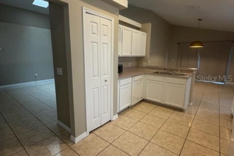 Villa ou maison à louer à Davenport, Floride: 3 chambres, 140.38 m2 № 2405149 - photo 8