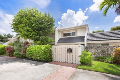 Townhouse in Miami, Florida 2 bedrooms, 119.1 sq.m. № 1839446 - photo 1