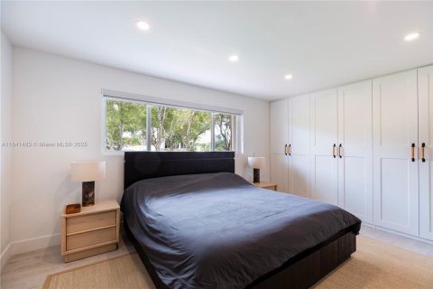 Townhouse in Miami, Florida 2 bedrooms, 119.1 sq.m. № 1839446 - photo 14