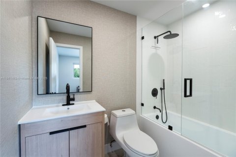 Townhouse in Miami, Florida 2 bedrooms, 119.1 sq.m. № 1839446 - photo 17