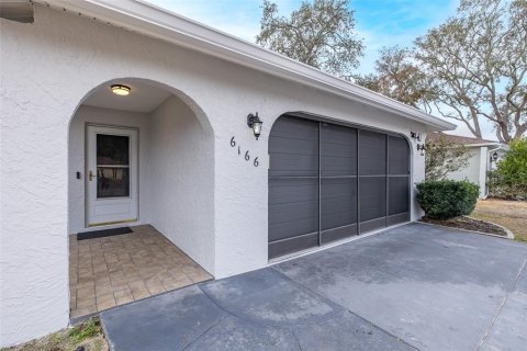 House in Spring Hill, Florida 3 bedrooms, 177.54 sq.m. № 1797464 - photo 2