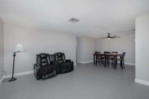 House in Spring Hill, Florida 3 bedrooms, 177.54 sq.m. № 1797464 - photo 4