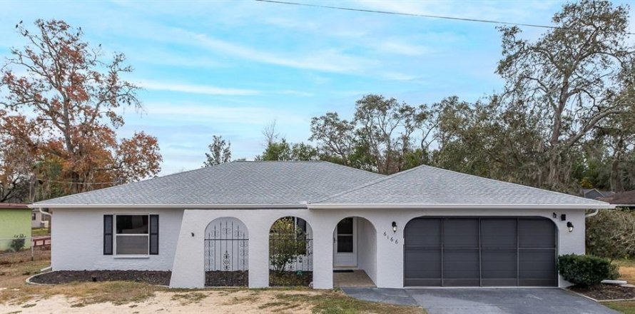 Casa en Spring Hill, Florida 3 dormitorios, 177.54 m2 № 1797464