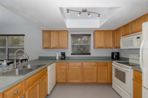 House in Spring Hill, Florida 3 bedrooms, 177.54 sq.m. № 1797464 - photo 10