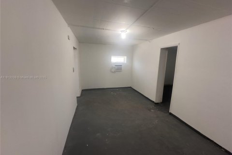 Casa en alquiler en Miami, Florida, 2 dormitorios, 78.04 m2 № 1957825 - foto 5