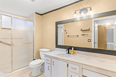 Condominio en alquiler en Miami, Florida, 2 dormitorios, 119.57 m2 № 2027214 - foto 17