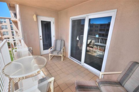 Condo in New Smyrna Beach, Florida, 2 bedrooms  № 2216045 - photo 8