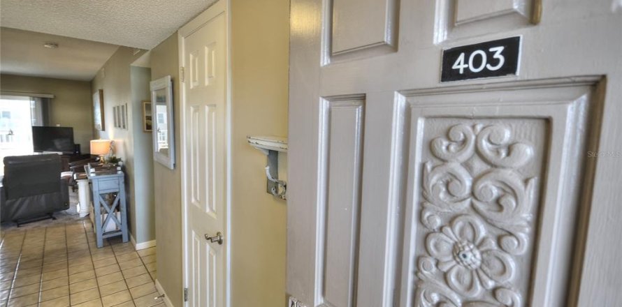 Condo in New Smyrna Beach, Florida, 2 bedrooms  № 2216045