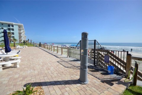 Condo in New Smyrna Beach, Florida, 2 bedrooms  № 2216045 - photo 26