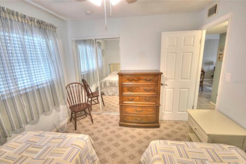 Condo in New Smyrna Beach, Florida, 2 bedrooms  № 2216045 - photo 16