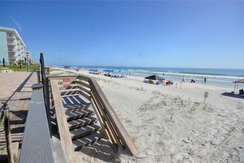 Condo in New Smyrna Beach, Florida, 2 bedrooms  № 2216045 - photo 27