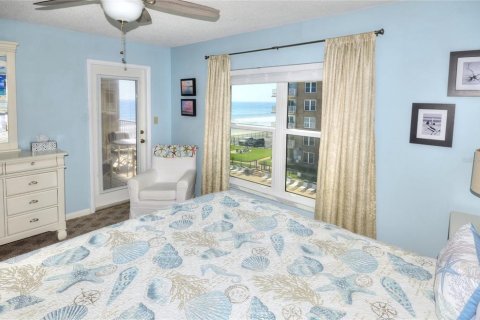 Condo in New Smyrna Beach, Florida, 2 bedrooms  № 2216045 - photo 12