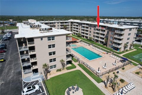 Condo in New Smyrna Beach, Florida, 2 bedrooms  № 2216045 - photo 21