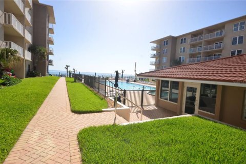 Condo in New Smyrna Beach, Florida, 2 bedrooms  № 2216045 - photo 23