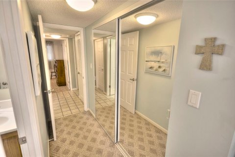 Condo in New Smyrna Beach, Florida, 2 bedrooms  № 2216045 - photo 13
