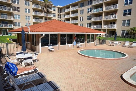 Condo in New Smyrna Beach, Florida, 2 bedrooms  № 2216045 - photo 24
