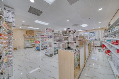 Immobilier commercial à vendre à Cutler Bay, Floride № 1958934 - photo 1