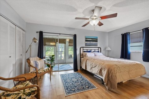 Condo in New Port Richey, Florida, 1 bedroom  № 2166968 - photo 17