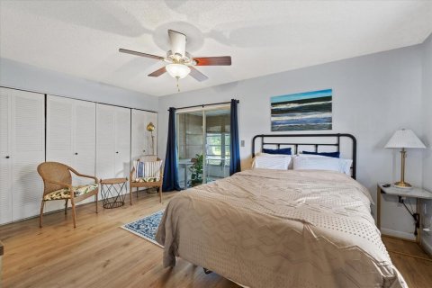 Condo in New Port Richey, Florida, 1 bedroom  № 2166968 - photo 15