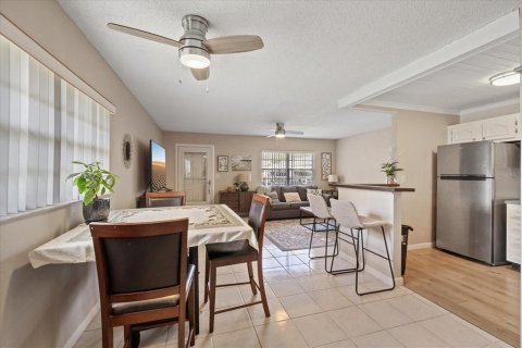 Condo in New Port Richey, Florida, 1 bedroom  № 2166968 - photo 13