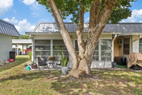 Condo in New Port Richey, Florida, 1 bedroom  № 2166968 - photo 28