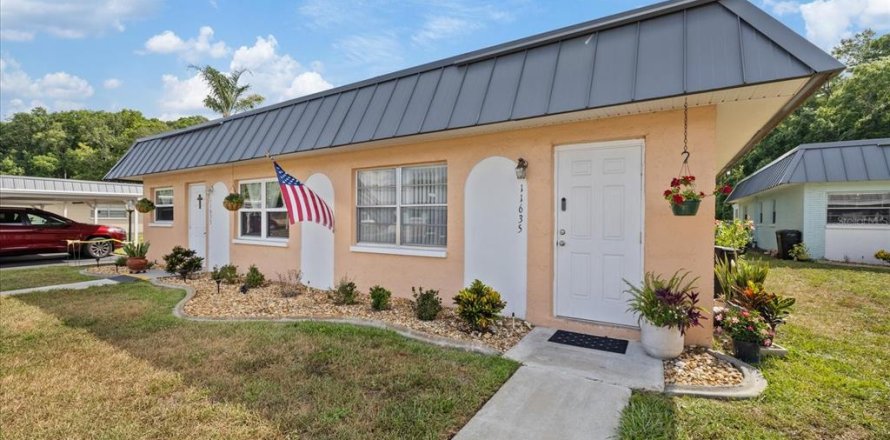 Condo in New Port Richey, Florida, 1 bedroom  № 2166968