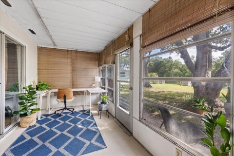 Condo in New Port Richey, Florida, 1 bedroom  № 2166968 - photo 25