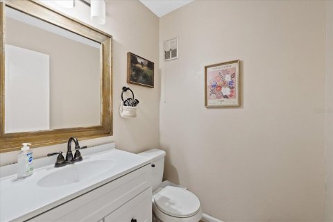 Condo in New Port Richey, Florida, 1 bedroom  № 2166968 - photo 21