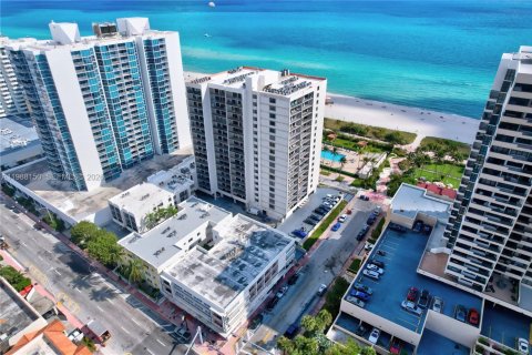 Condominio en alquiler en Miami Beach, Florida, 1 dormitorio, 101.54 m2 № 2051297 - foto 2