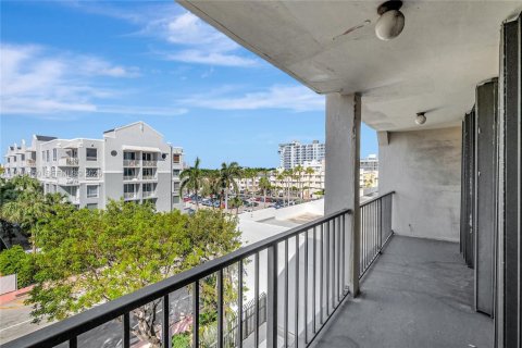 Condominio en alquiler en Miami Beach, Florida, 1 dormitorio, 101.54 m2 № 2051297 - foto 28