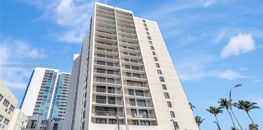 Condominio en Miami Beach, Florida, 1 dormitorio  № 2051297