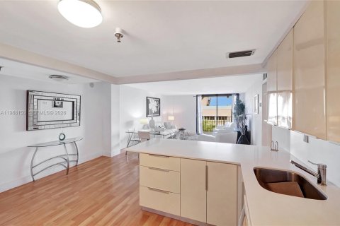 Condominio en alquiler en Miami Beach, Florida, 1 dormitorio, 101.54 m2 № 2051297 - foto 15