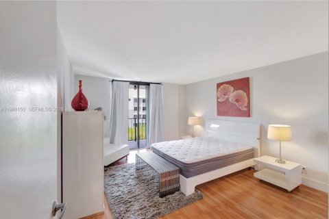 Condominio en alquiler en Miami Beach, Florida, 1 dormitorio, 101.54 m2 № 2051297 - foto 23