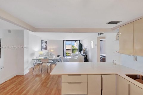 Condominio en alquiler en Miami Beach, Florida, 1 dormitorio, 101.54 m2 № 2051297 - foto 13