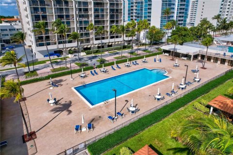 Condominio en alquiler en Miami Beach, Florida, 1 dormitorio, 101.54 m2 № 2051297 - foto 6