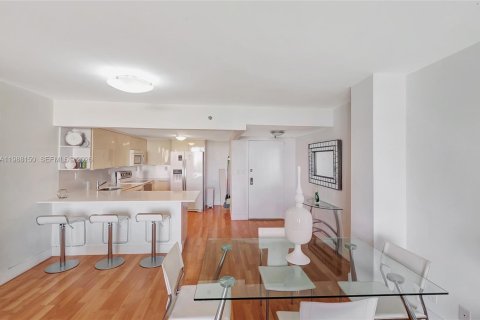 Condominio en alquiler en Miami Beach, Florida, 1 dormitorio, 101.54 m2 № 2051297 - foto 19