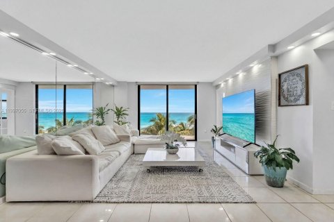Condo in Miami Beach, Florida, 2 bedrooms № 2177569