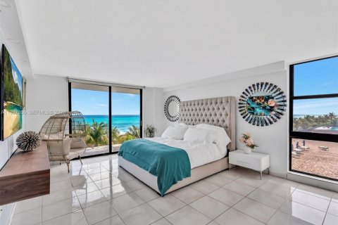 Condo in Miami Beach, Florida, 2 bedrooms № 2177569 - photo 8