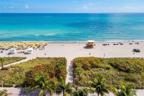 Condo in Miami Beach, Florida, 2 bedrooms № 2177569 - photo 16