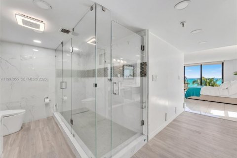 Condo in Miami Beach, Florida, 2 bedrooms № 2177569 - photo 11