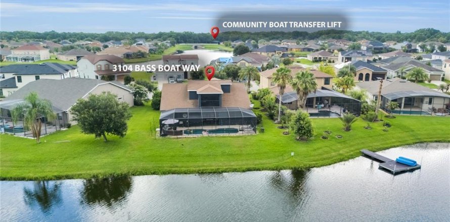 Villa ou maison à Kissimmee, Floride 5 chambres, 259.94 m2 № 2238485