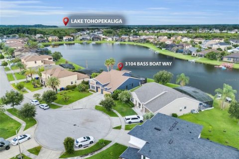 Villa ou maison à vendre à Kissimmee, Floride: 5 chambres, 259.94 m2 № 2238485 - photo 4